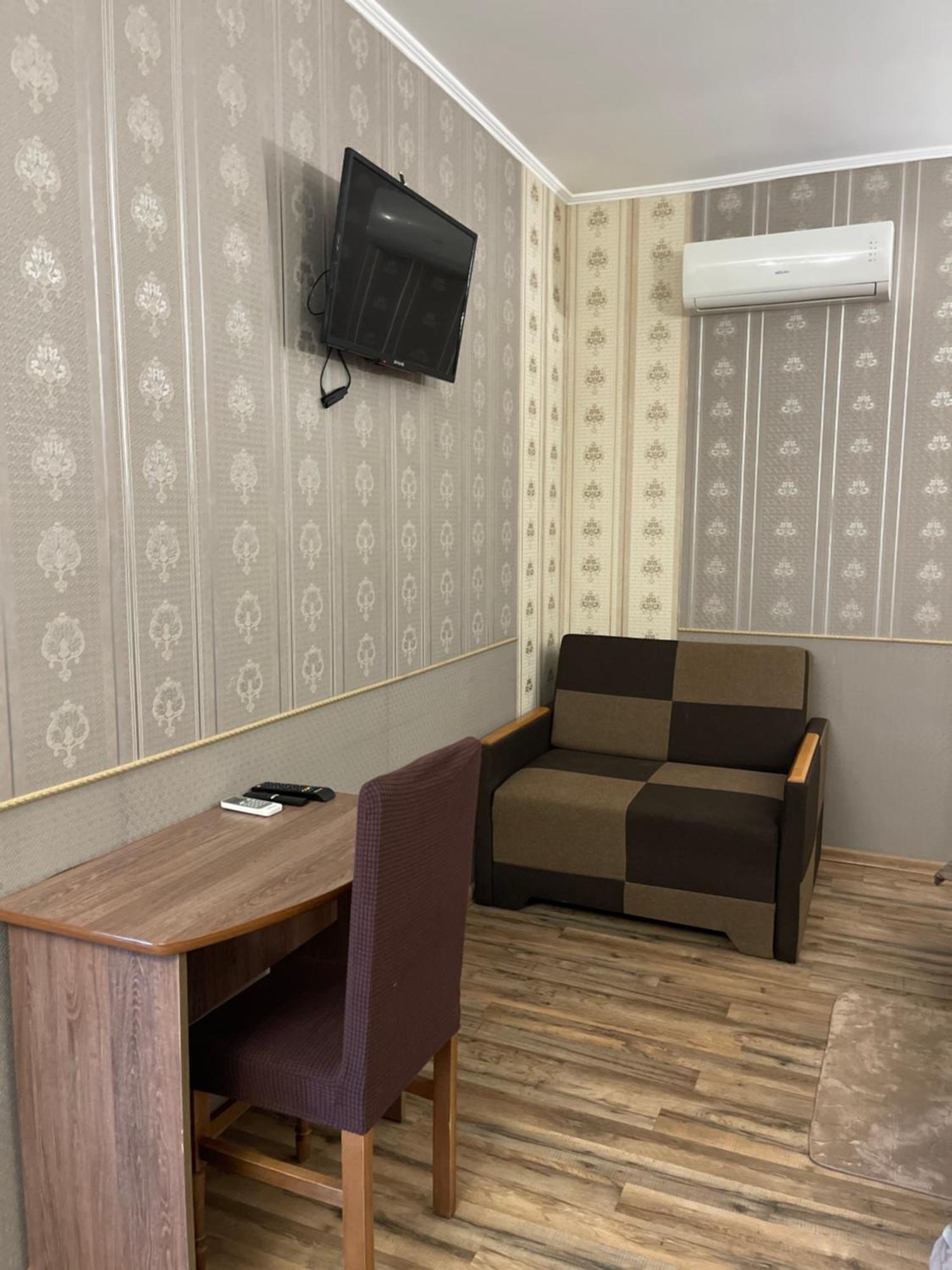 Best House Lutsk Luaran gambar